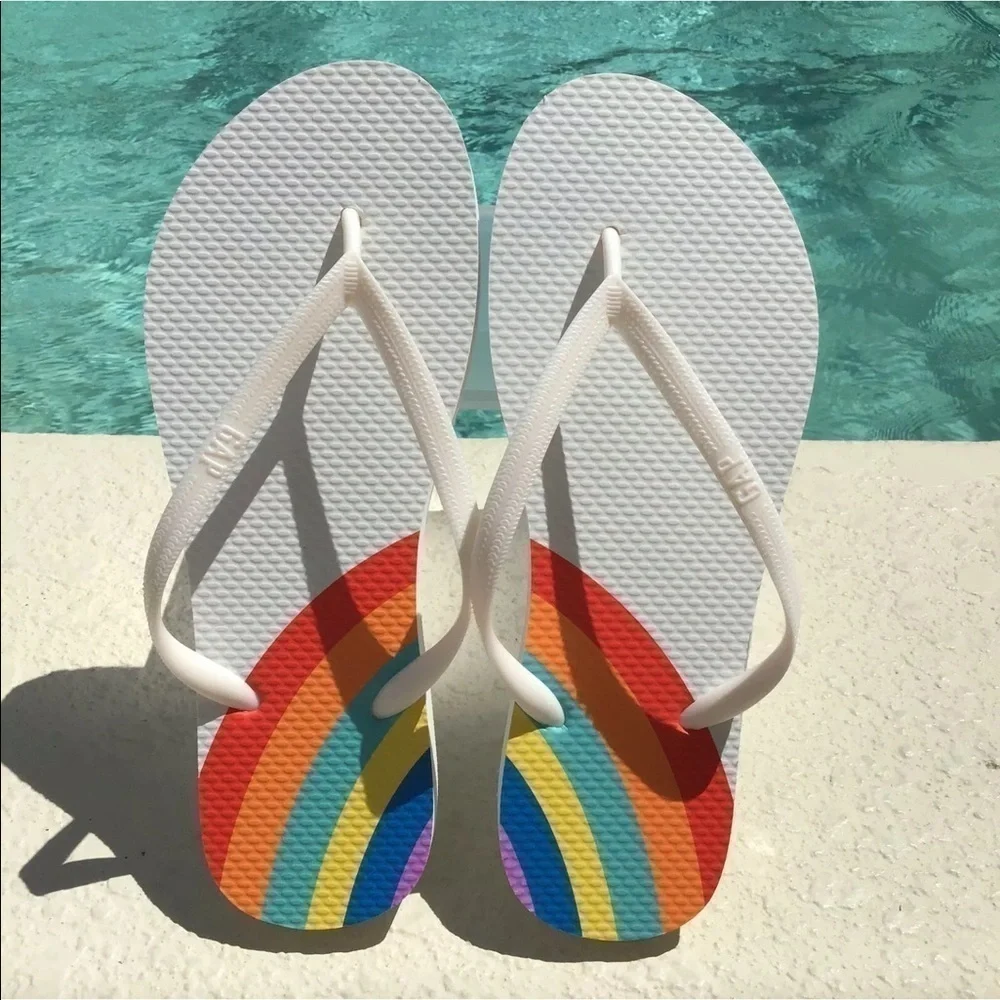 Gap Rainbow Heart Women Flip Flops SZ 10 White Beach Cruise Vacay Sandals NEW - Picture 7 of 12